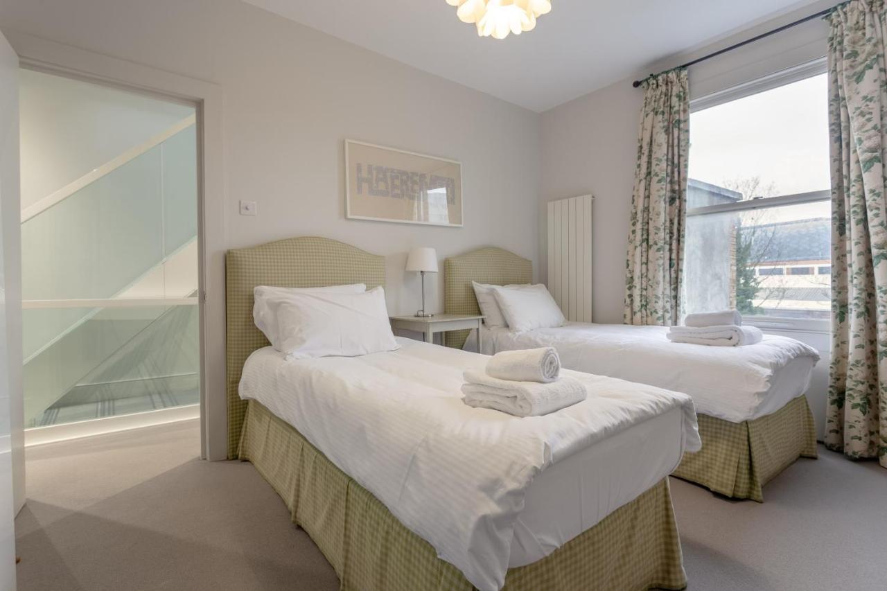 2 Bedroom Hammersmith Grove Sleeps 4 Appartement Londres