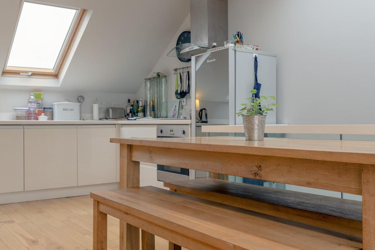 2 Bedroom Hammersmith Grove Sleeps 4 Appartement Londres