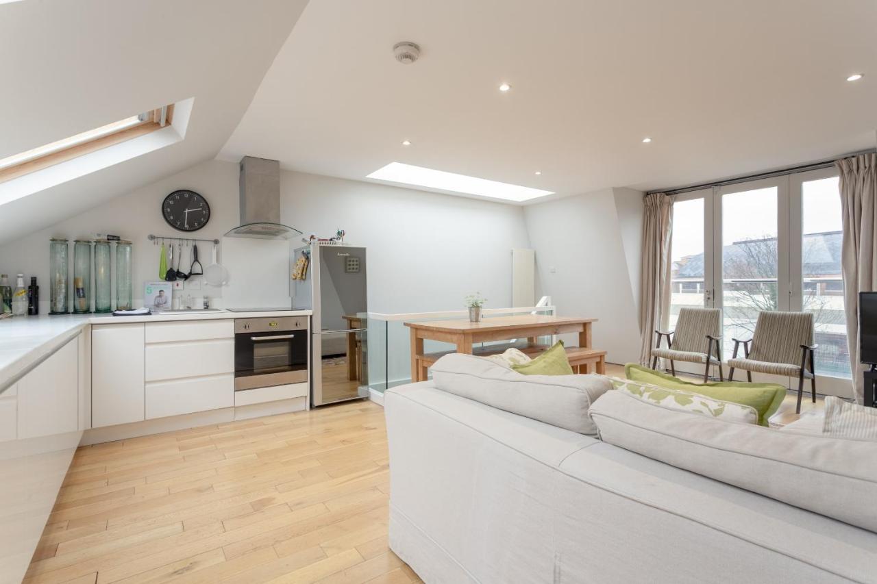 2 Bedroom Hammersmith Grove Sleeps 4 Appartement Londres