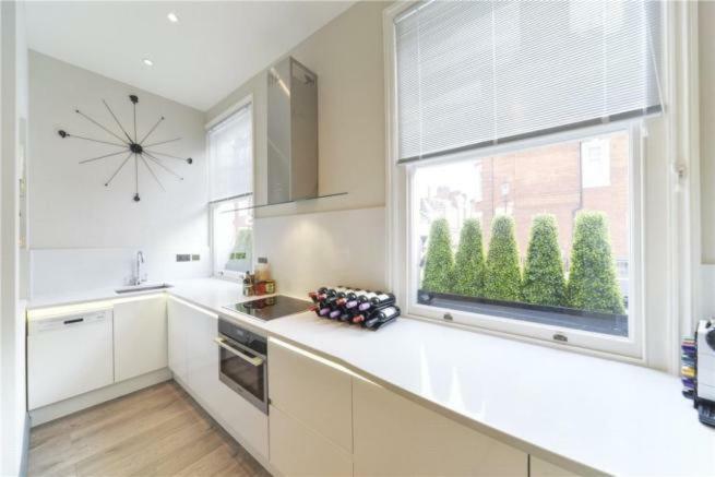 Beautiful 1 Bedroom Ovington Square Lejlighed