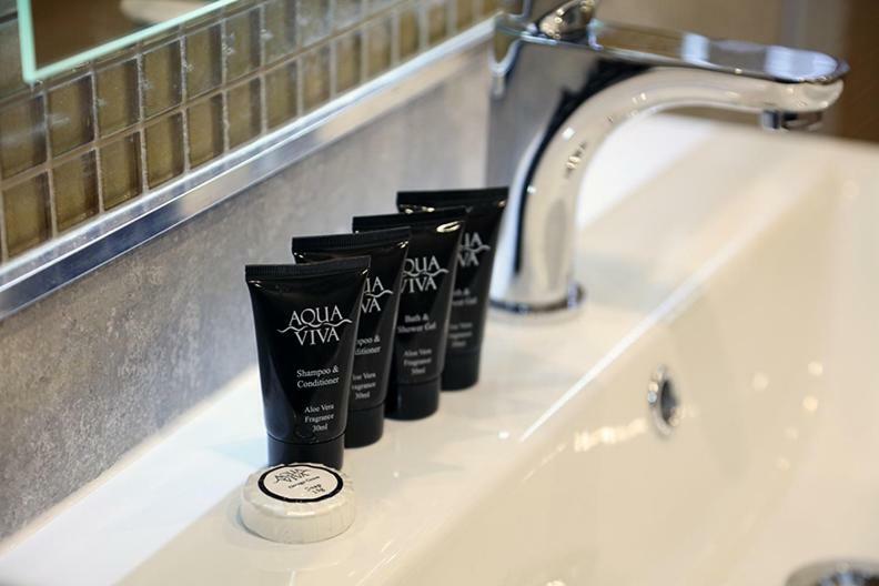 Putney Hotel; Bw Signature Collection Hotel