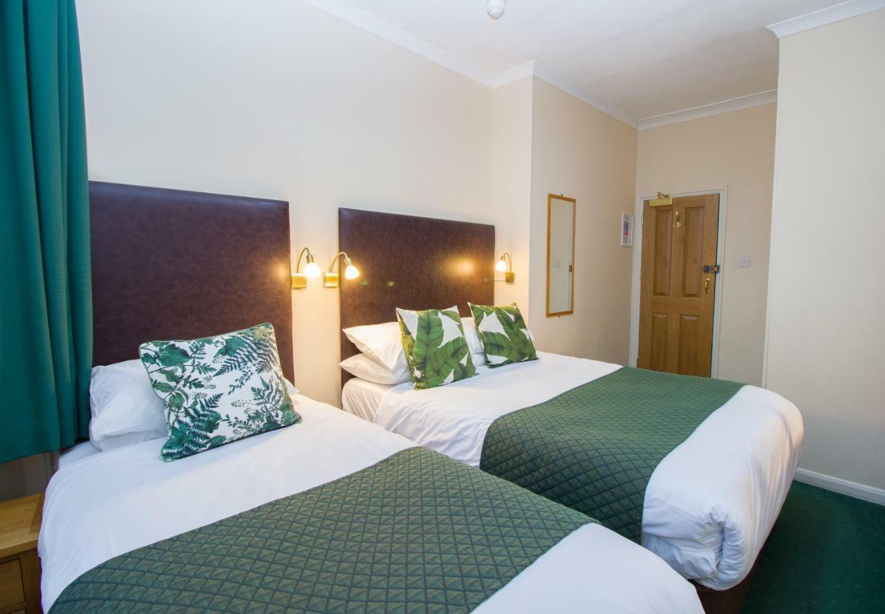 Town 3* London