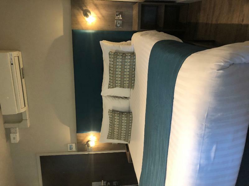 Euston Square 3*