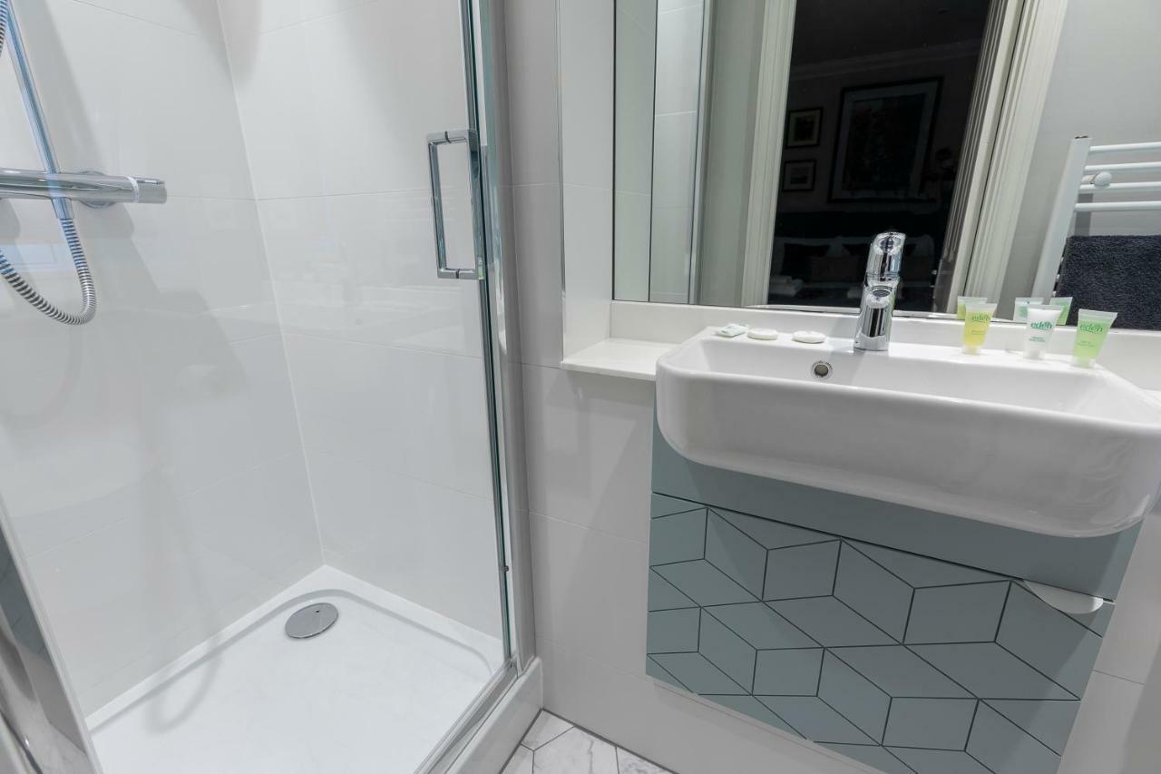 Beautiful In The Heart Of Mayfair Apartment *