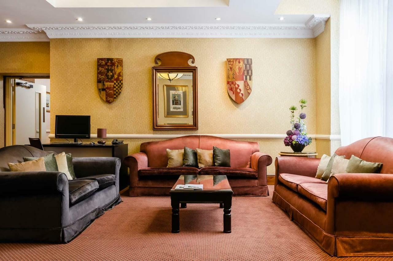 Hotel Henry Viii