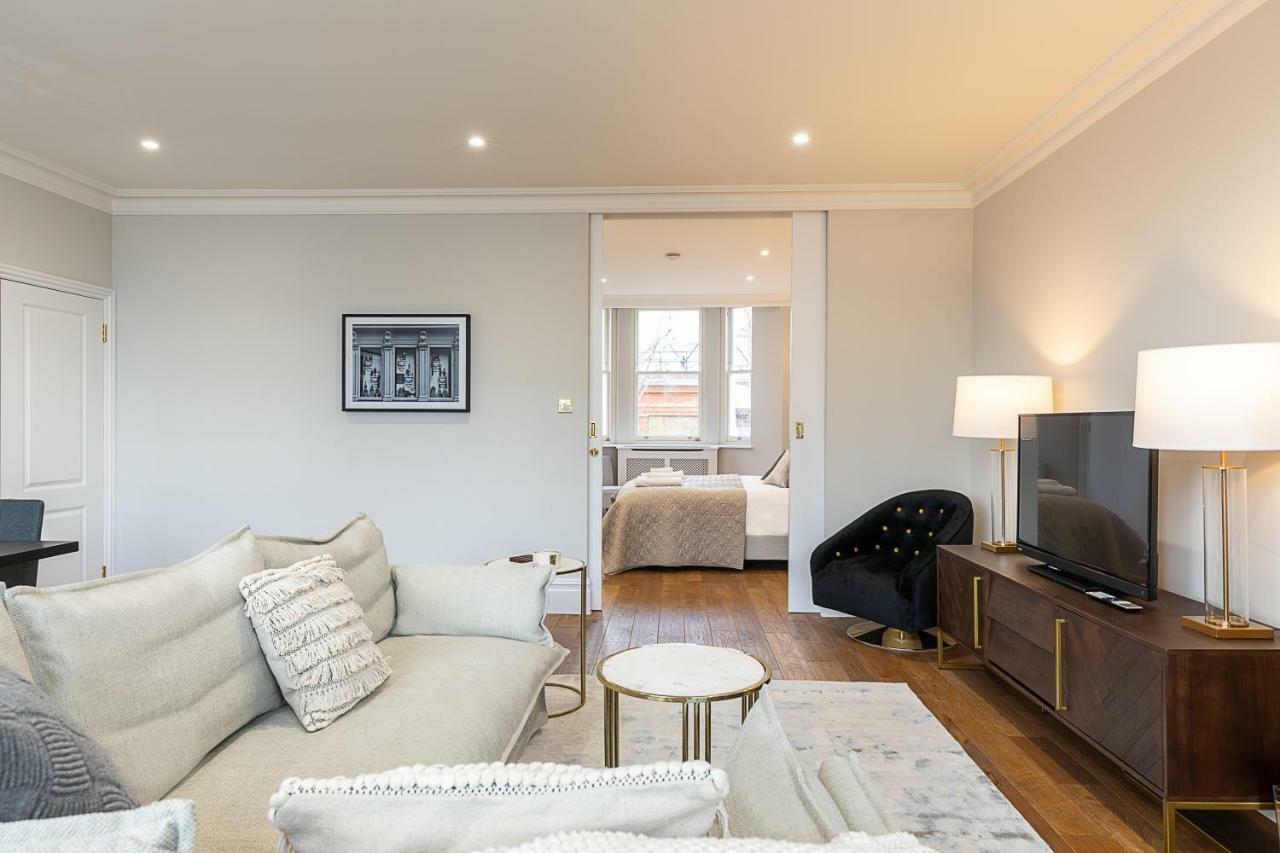 Astonishing Flats Near Mayfair & Piccadilly Circus Apartment