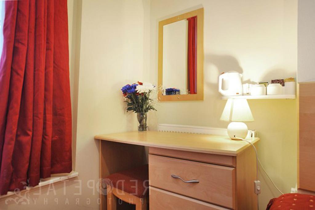 Hotel Elmwood 2*