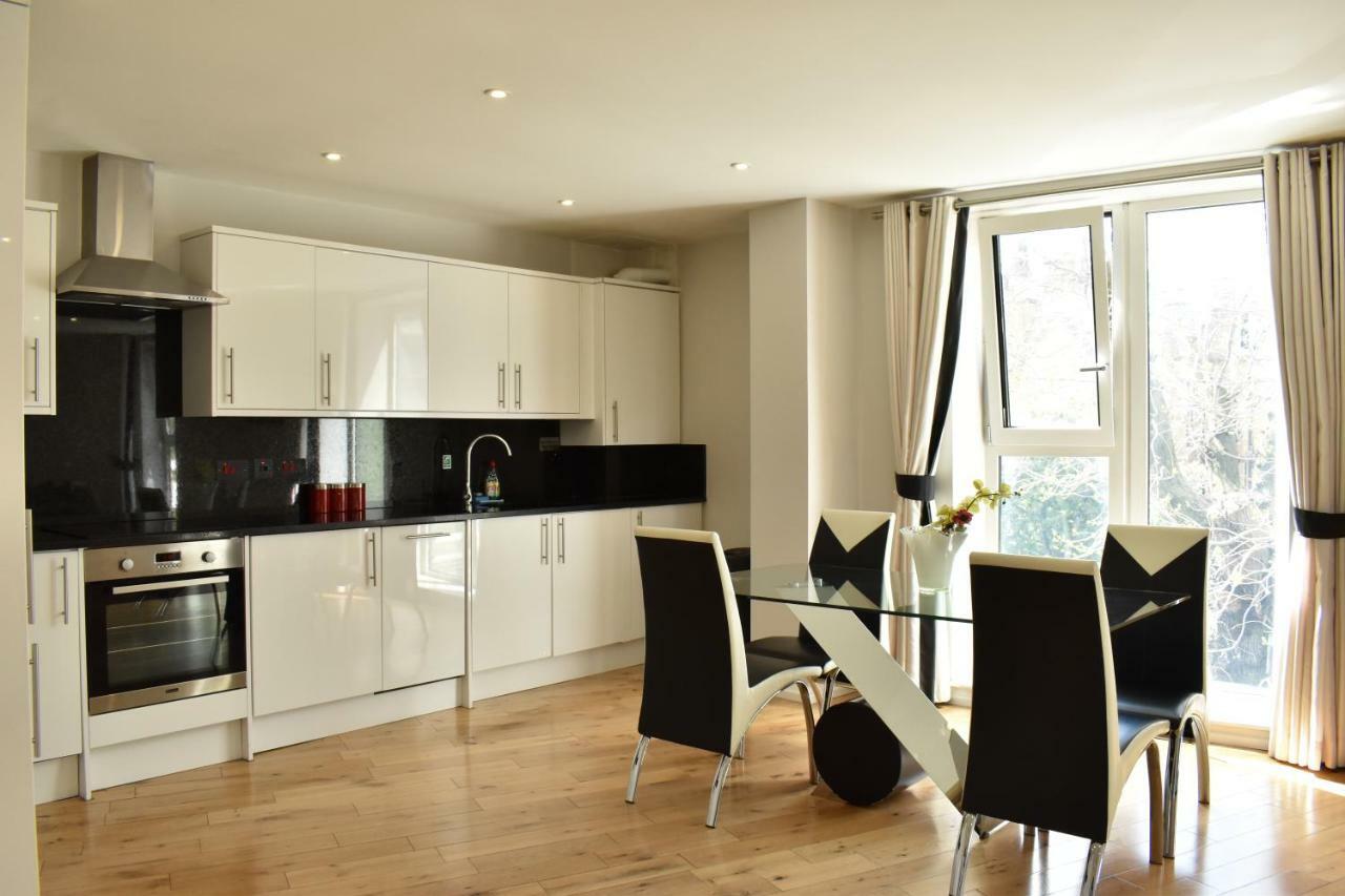 Lr - Battersea Park Apartment