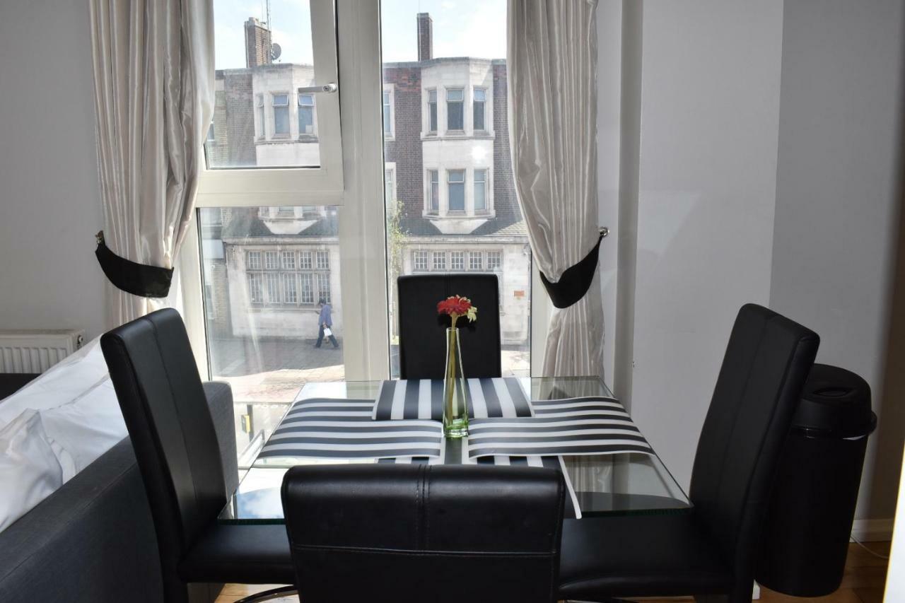 Apartment Lr - Battersea Park London