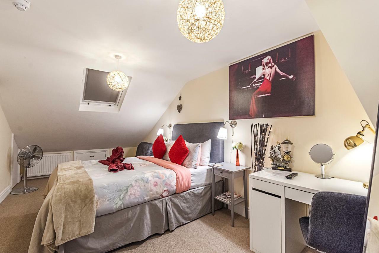 Greyhound Road Guest house