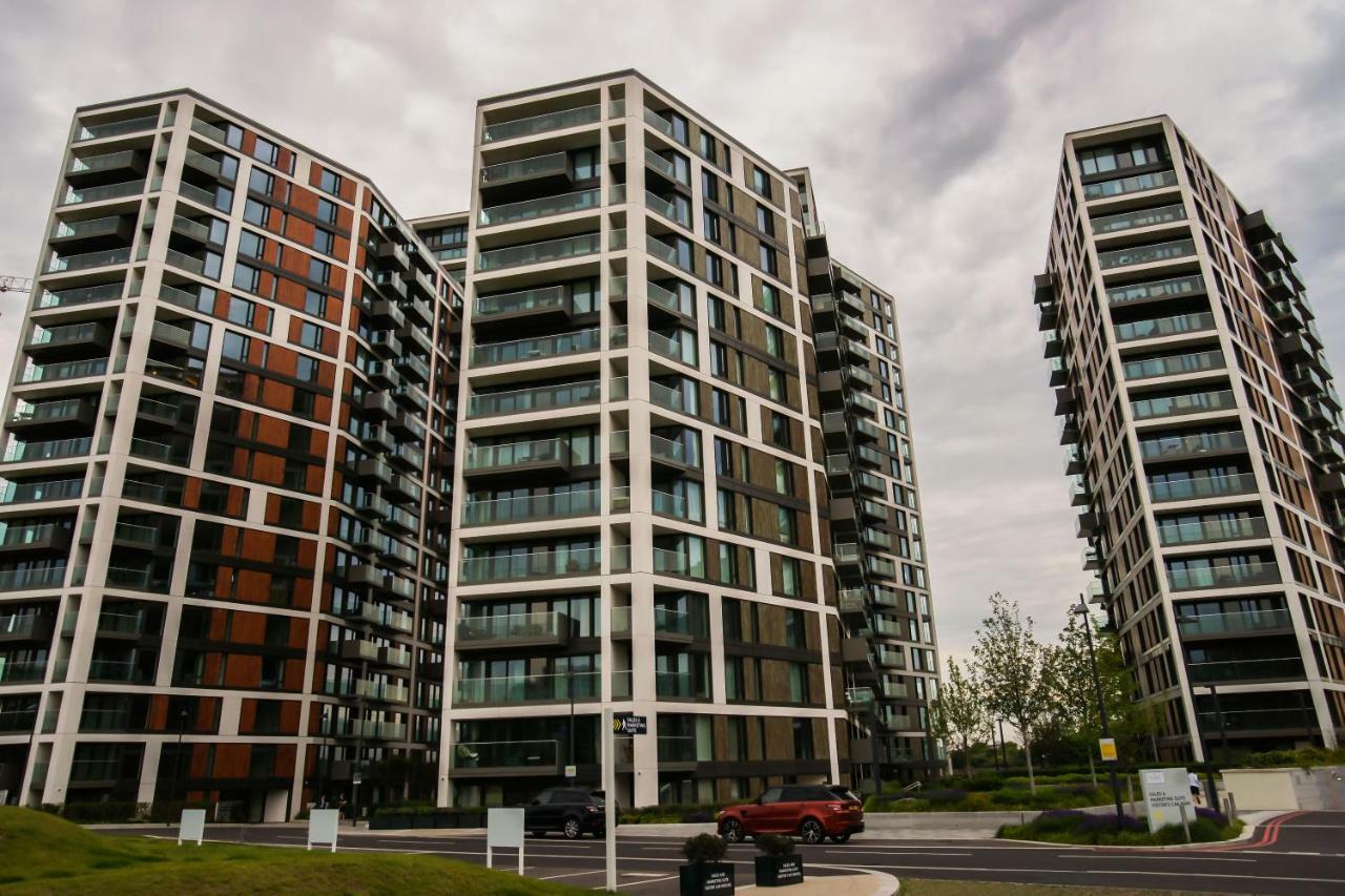 Thames View 2 Bed With Balcony *