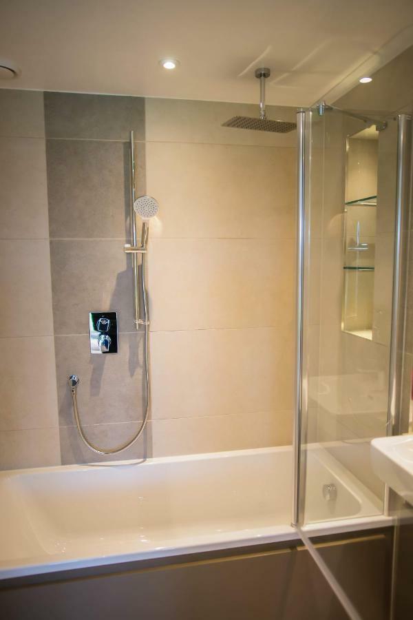 Apartment Thames View 2 Bed With Balcony *