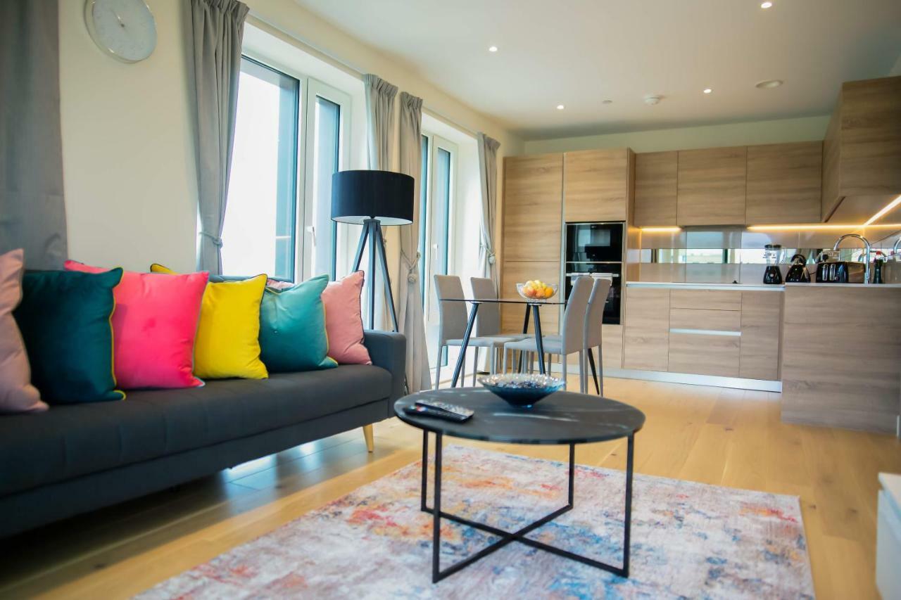Thames View 2 Bed With Balcony * London