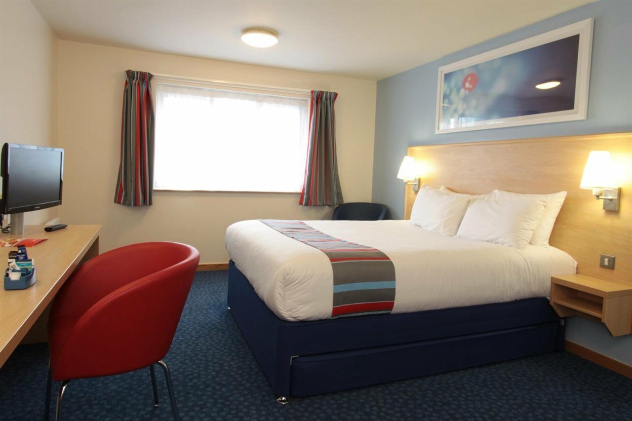 Travelodge Chessington Tolworth 3*