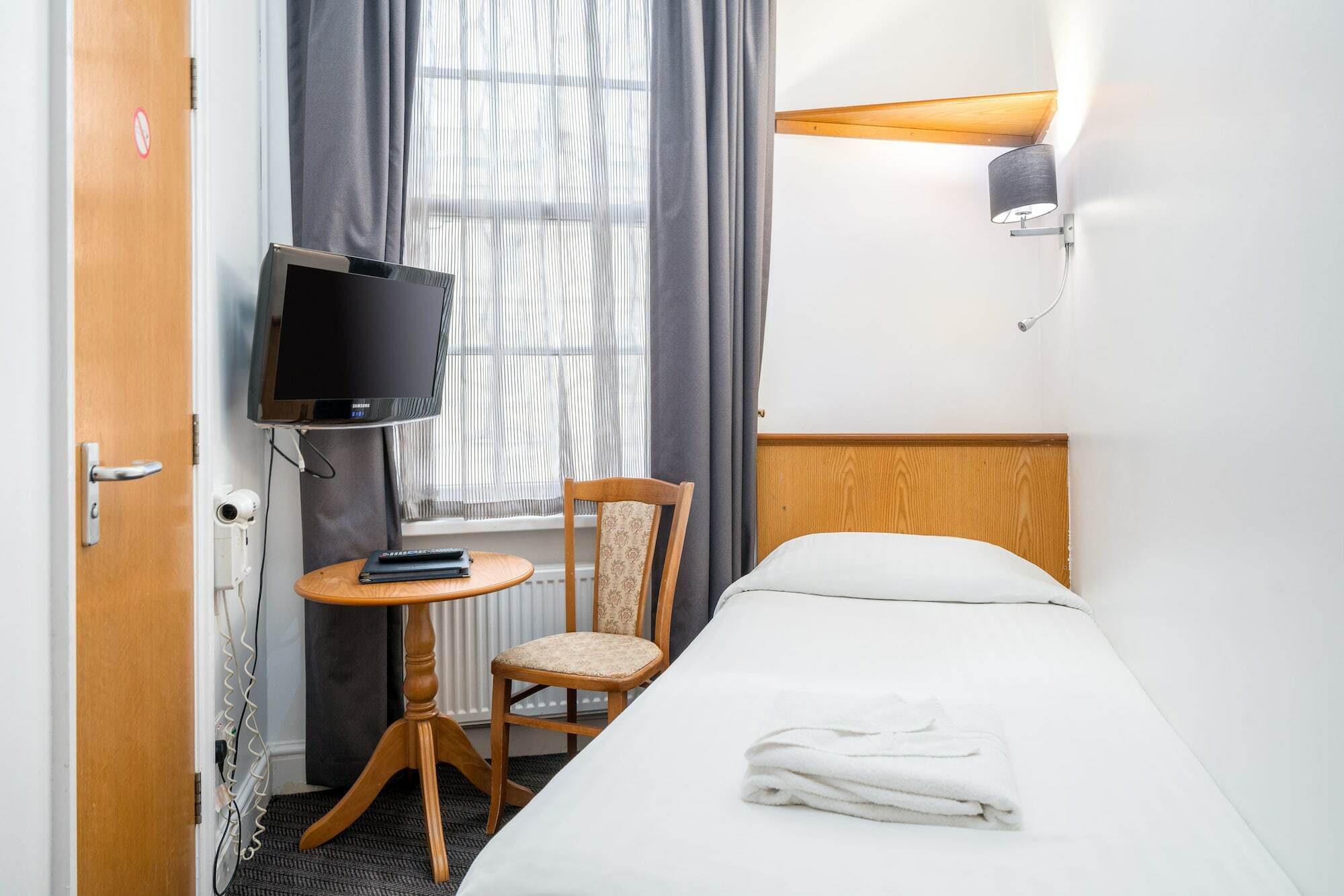 Oyo Townhouse New England, Victoria 3* London