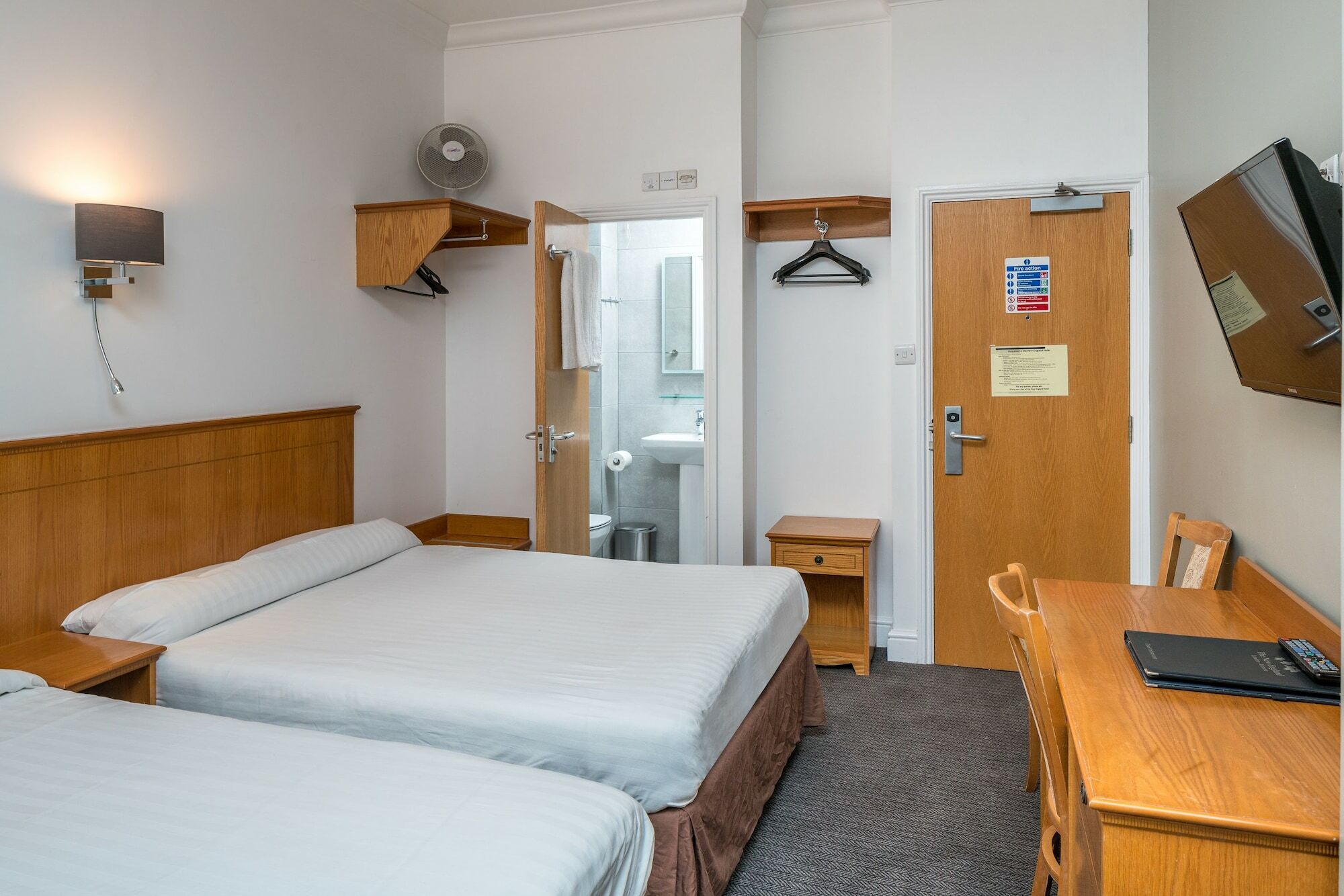 Oyo Townhouse New England, Victoria Hotel London