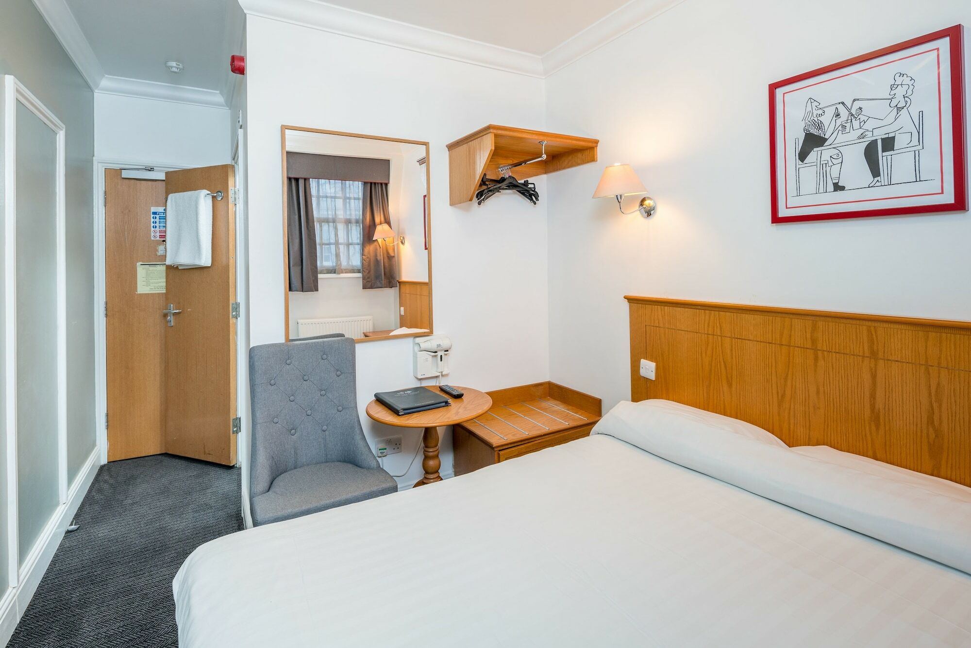 Oyo Townhouse New England, Victoria London