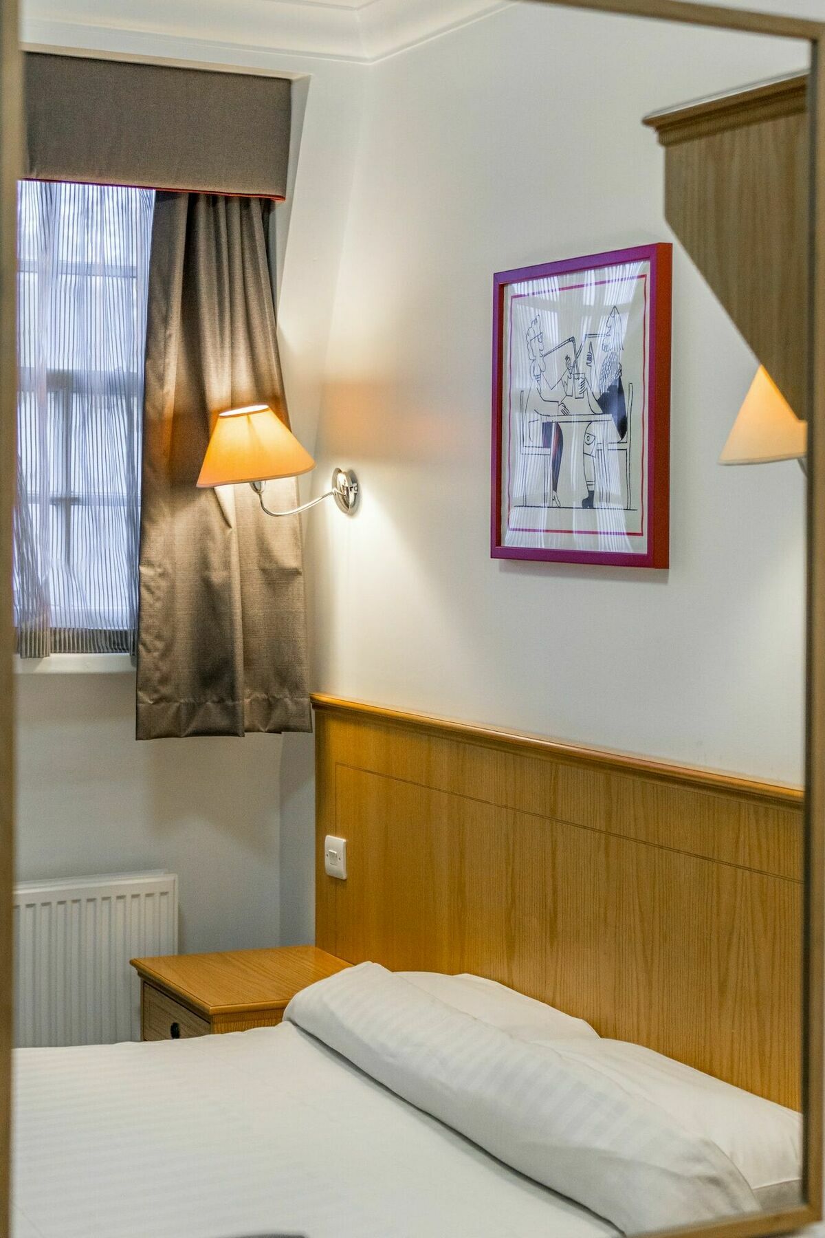 Oyo Townhouse New England, Victoria Hotel 3*
