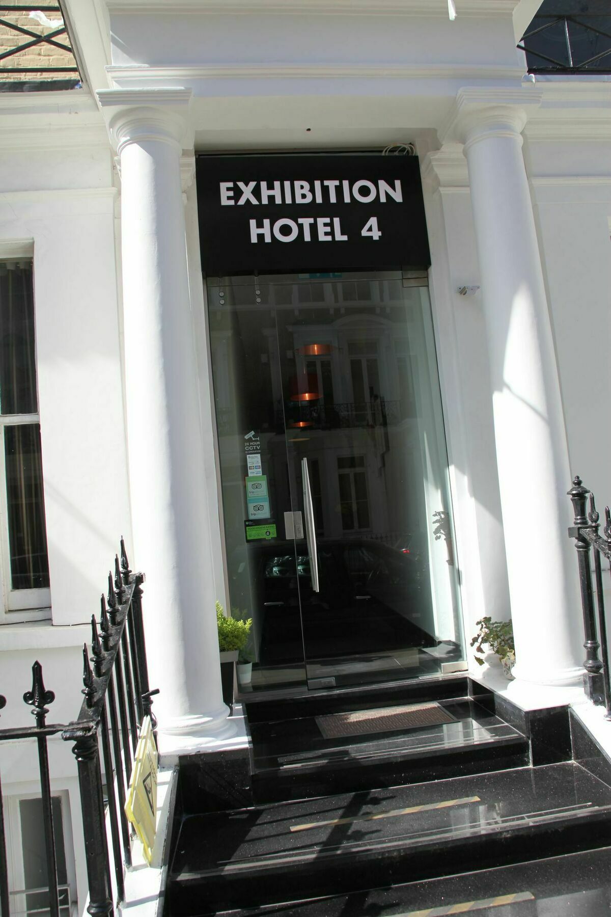 Exhibition Court 4 Londen