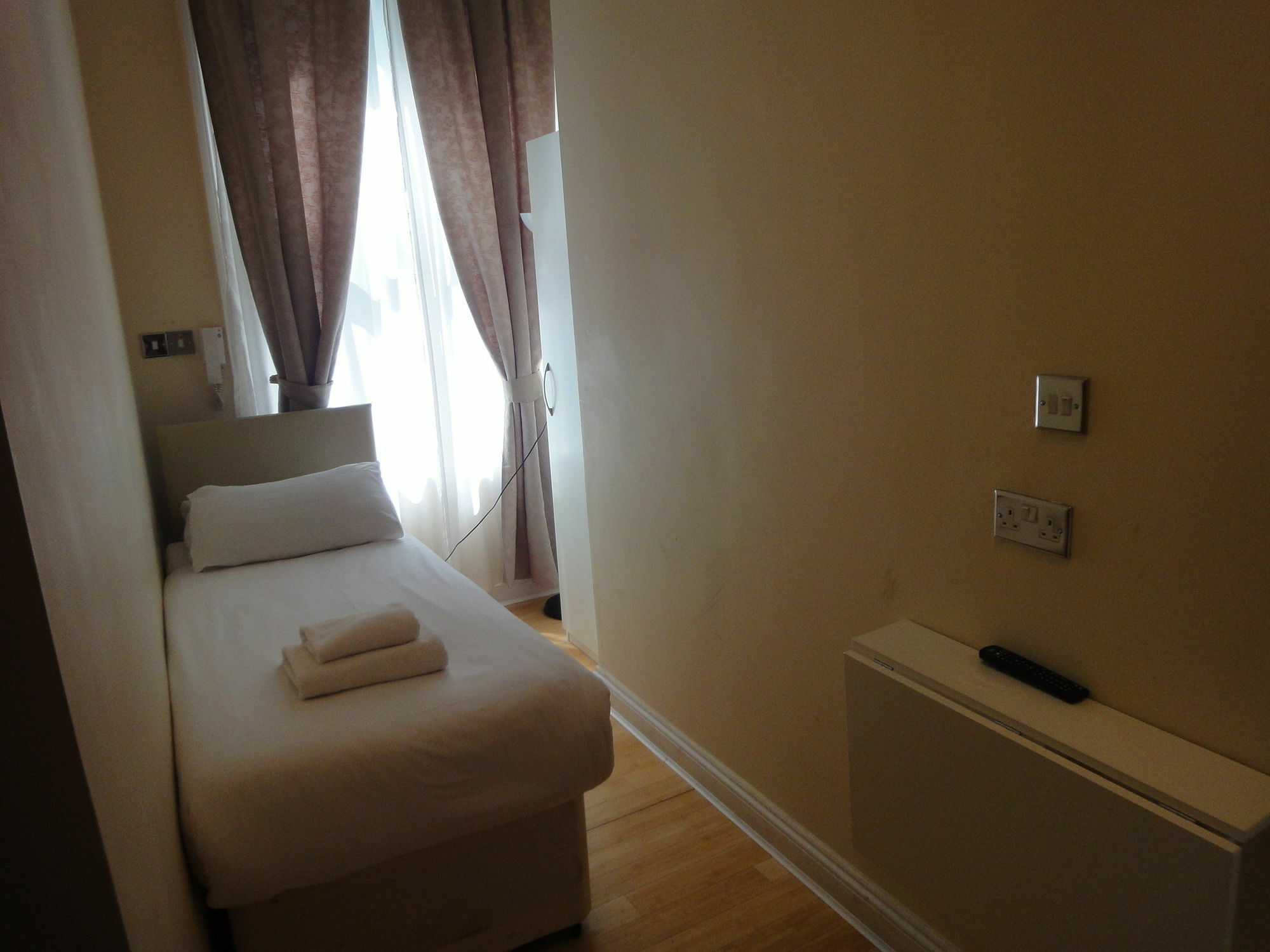 Dylan Kensington 3* Londra
