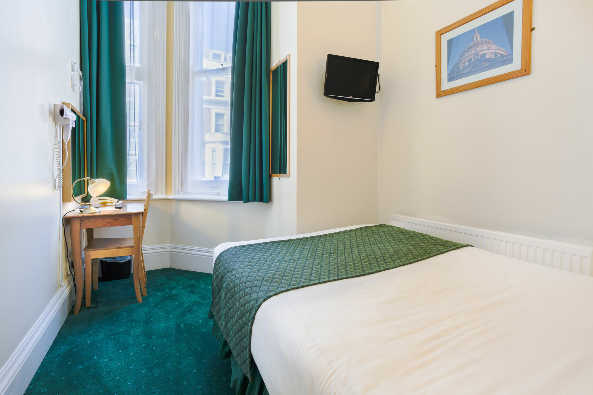 Hotel Town 3*