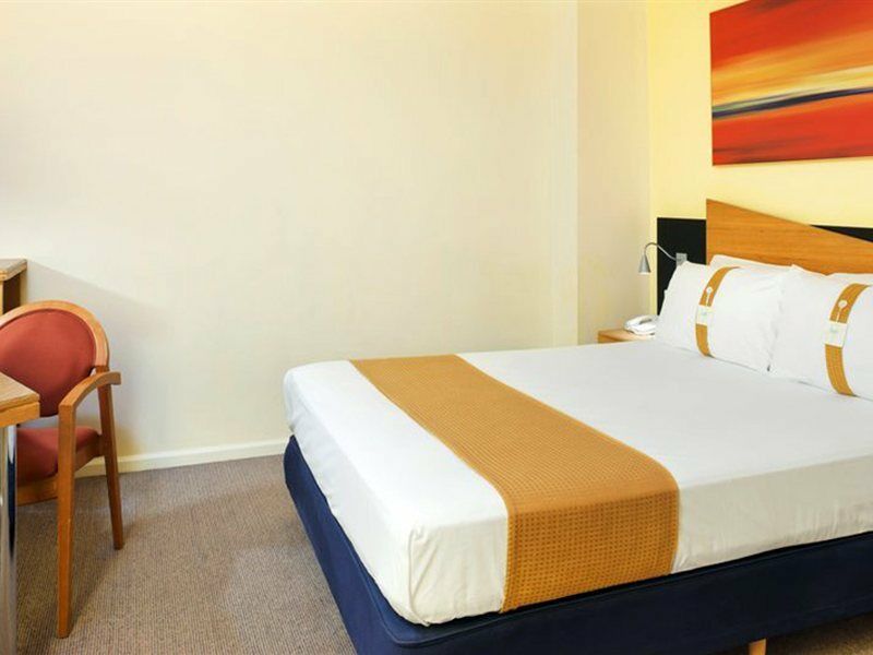 Express Victoria By Ihg Hotell
