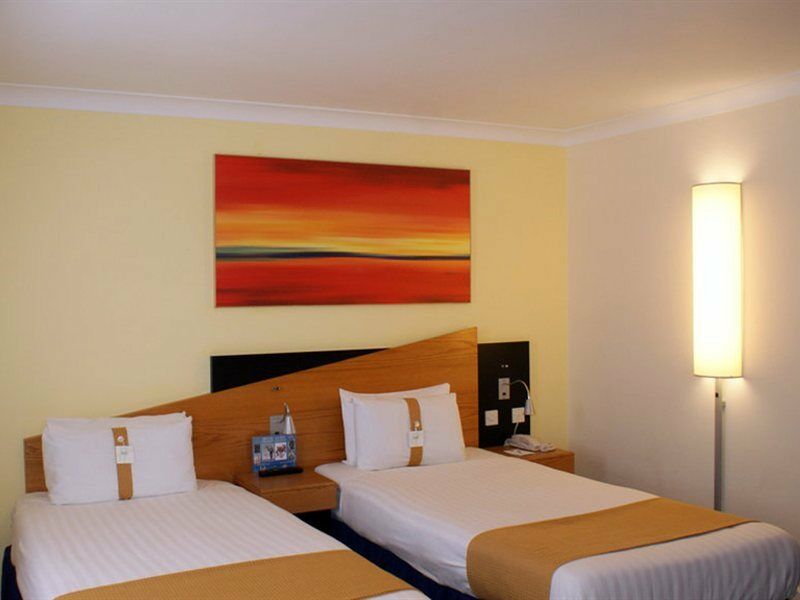 Express Victoria By Ihg Hotell 3*