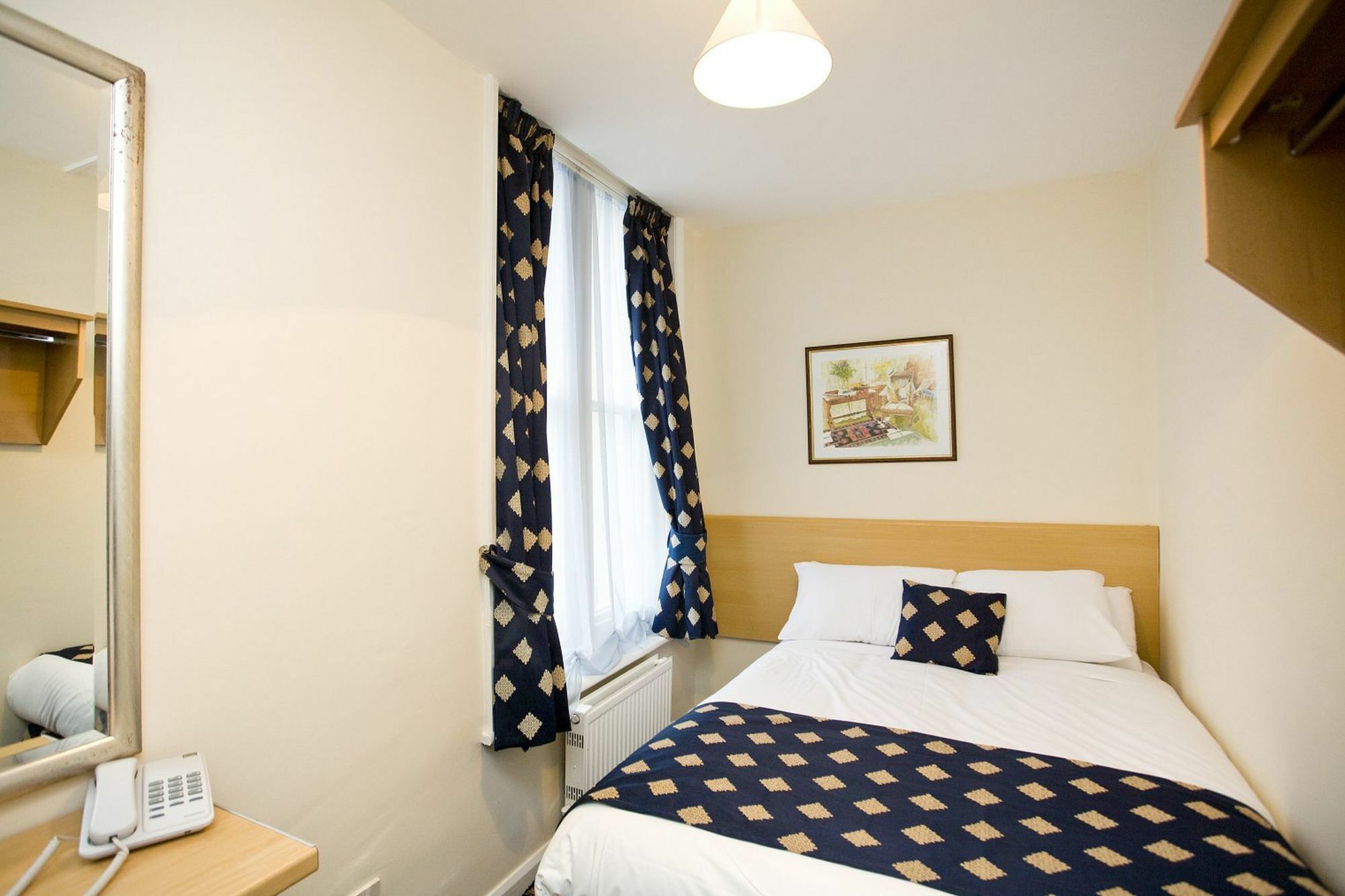 Western Queens Crystal Palace 3* London