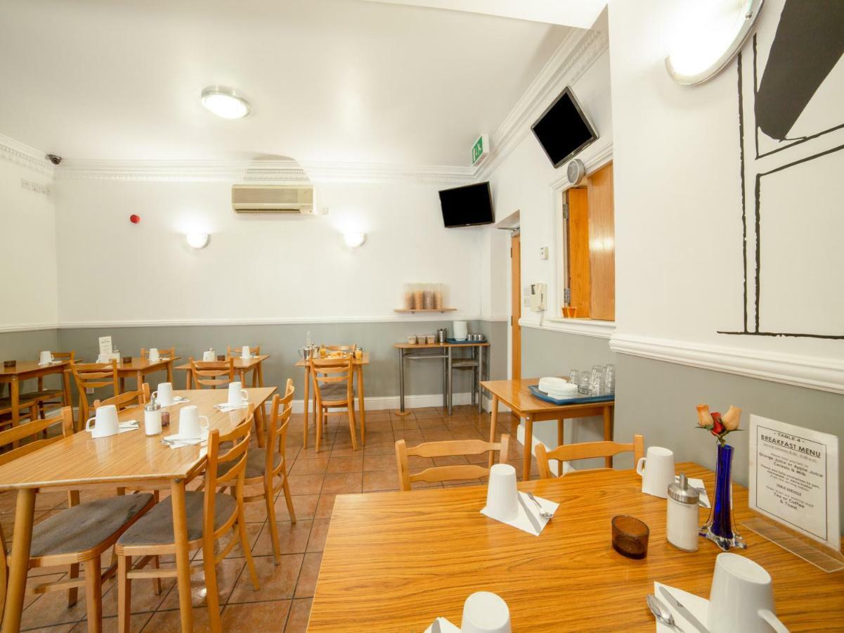 Oyo Townhouse New England, Victoria 3*