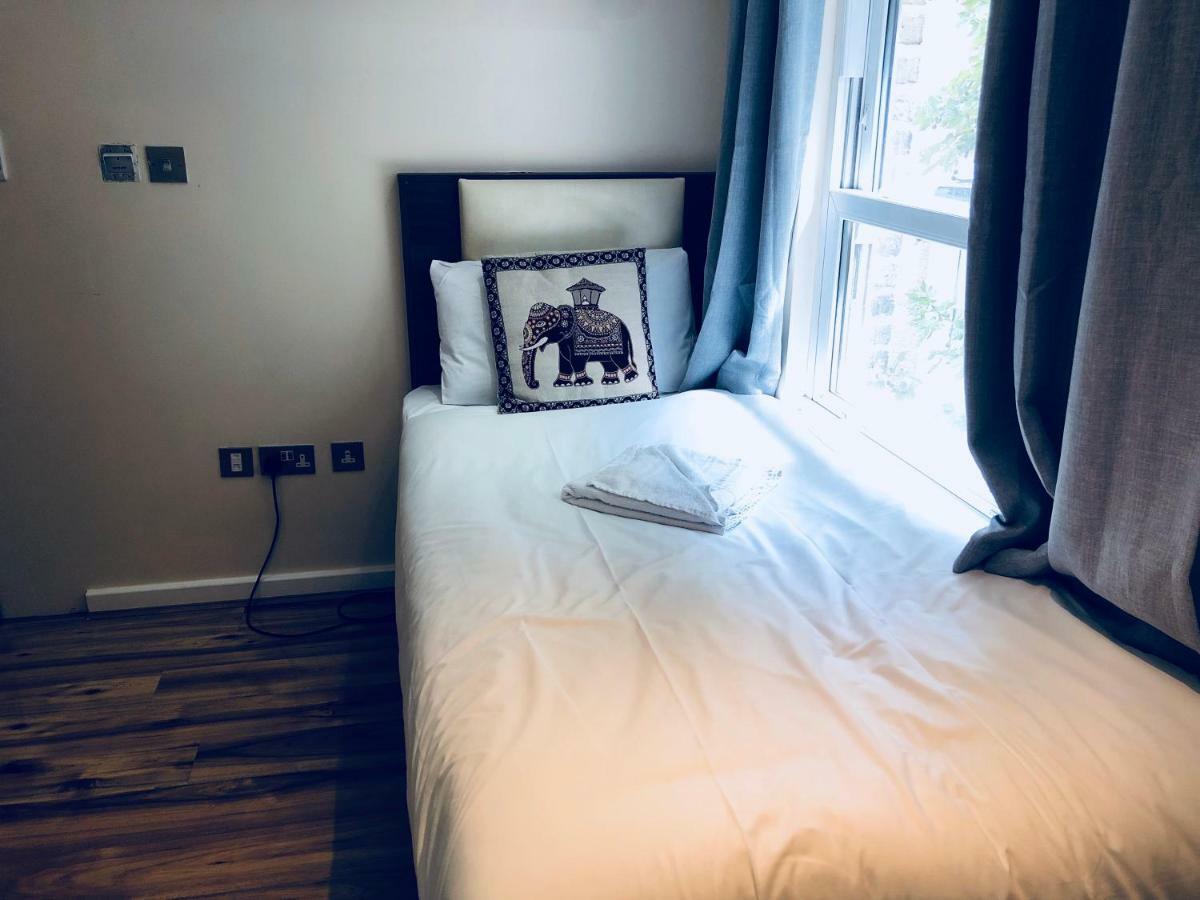Knaresborough Boutique London