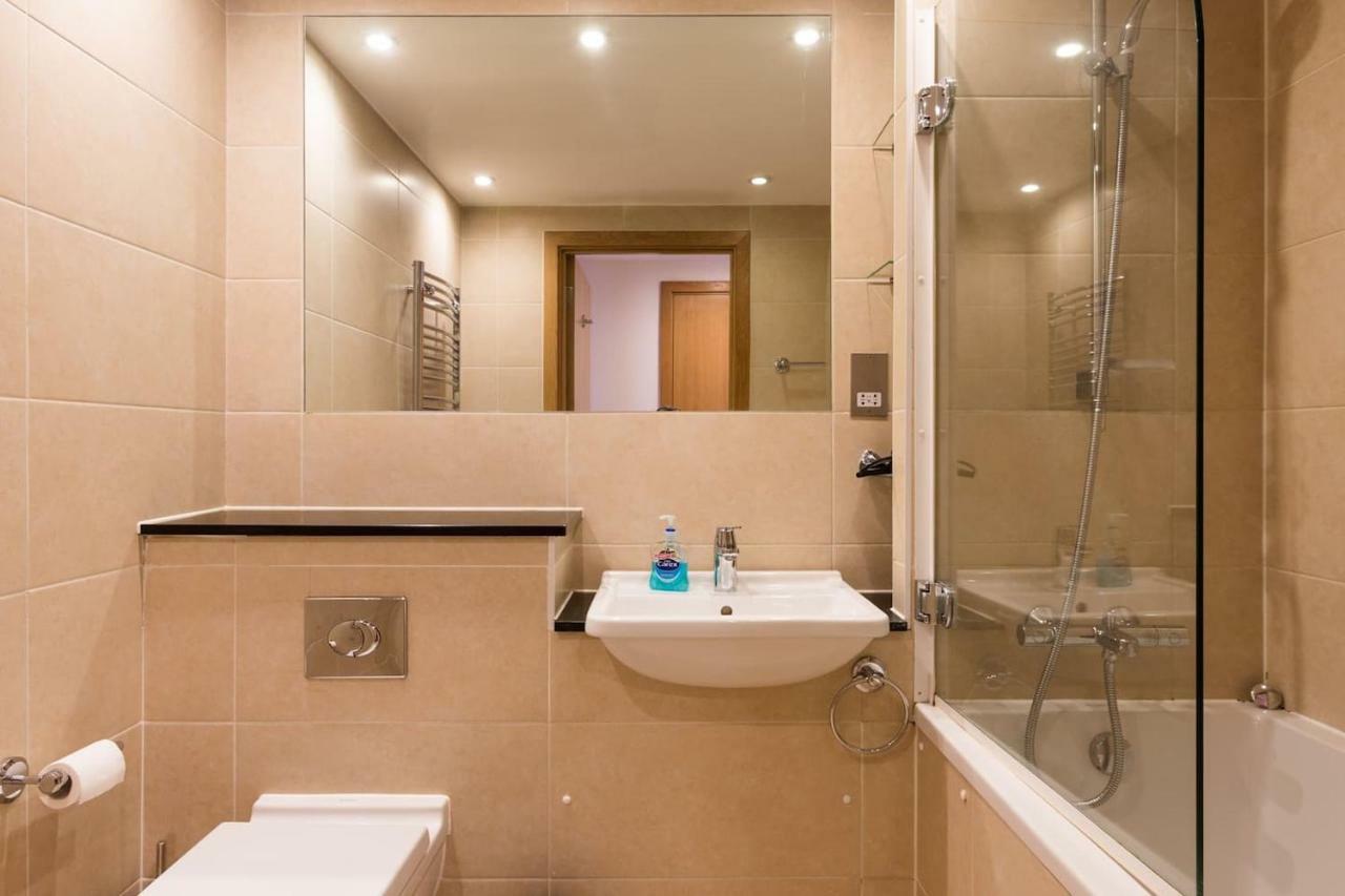 Modern 2 Bed 2 Bath Hyde Park Apartment London