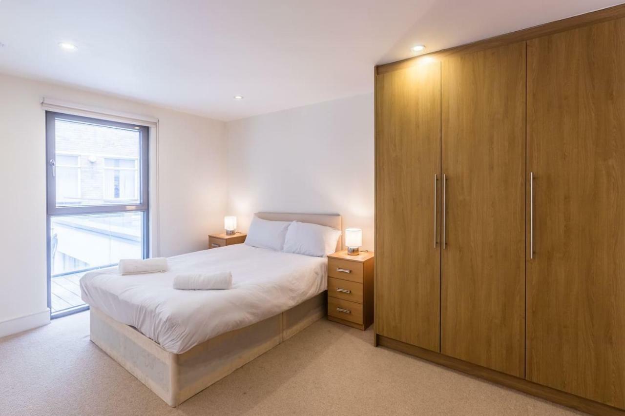 Modern 2 Bed 2 Bath Hyde Park Apartment London