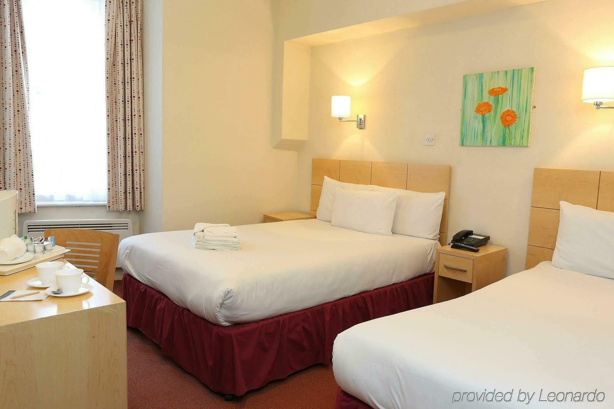 Oliver Plaza Hotel 4*