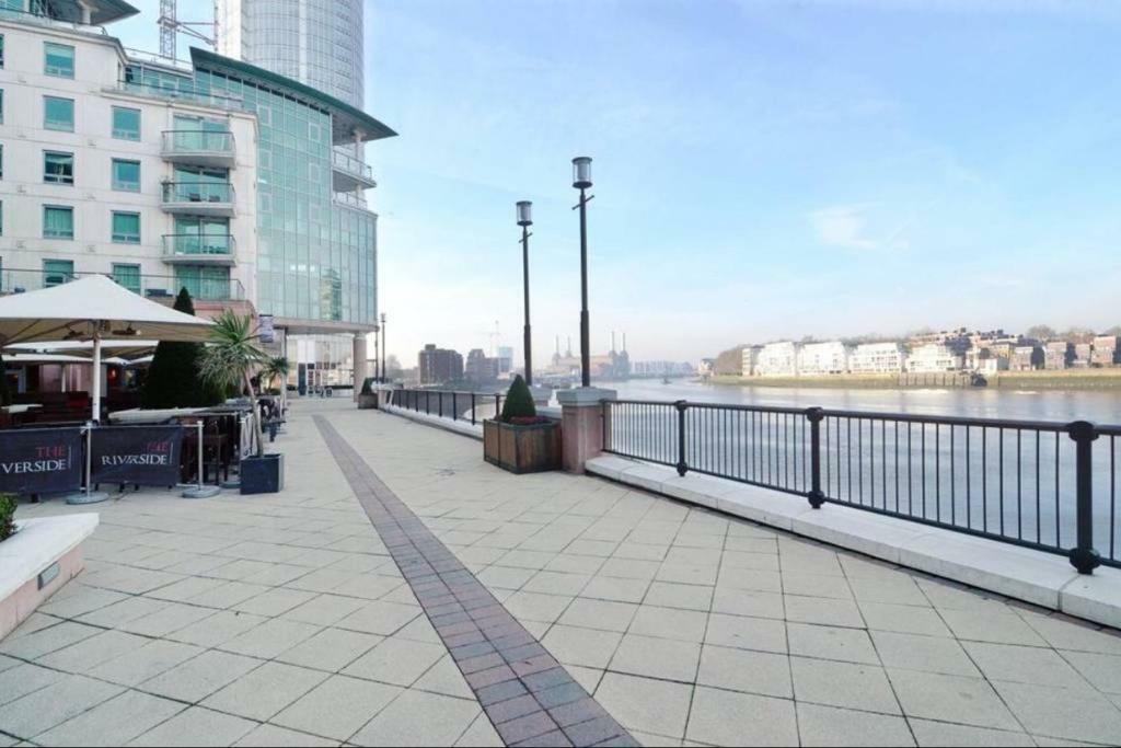 Zone 1 Riverside -st George Wharf Londen
