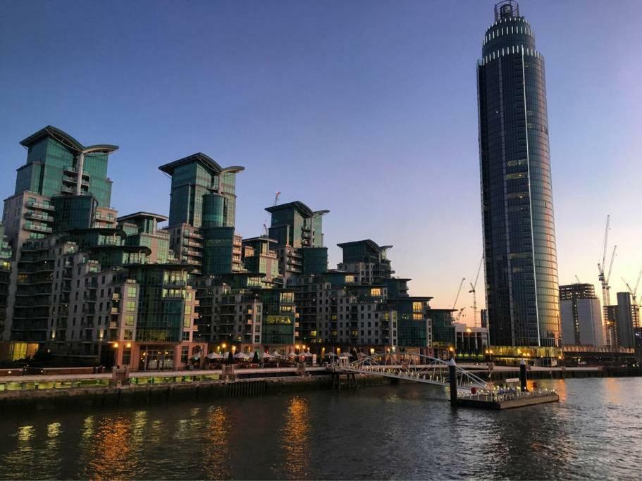 Zone 1 Riverside -st George Wharf Appartement Londen