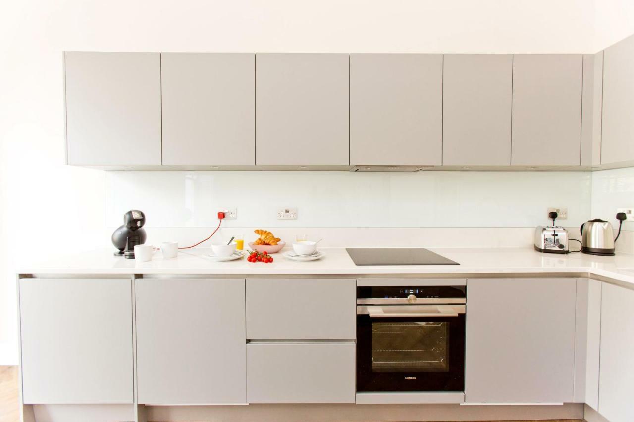 Flat 4, Cromwell Road 1 Bedroom With Balcony Leilighet London