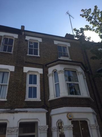Perfect 2 Bedroom Flat Shepherds Bush W12 * London