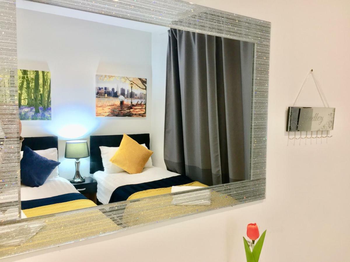 Excel 2 Bedrooms River View * Londra