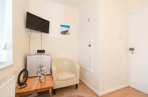 Tdm Bachelot Lettings Ltd Guest house London