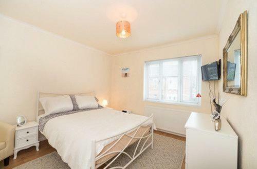Tdm Bachelot Lettings Ltd Guest house London