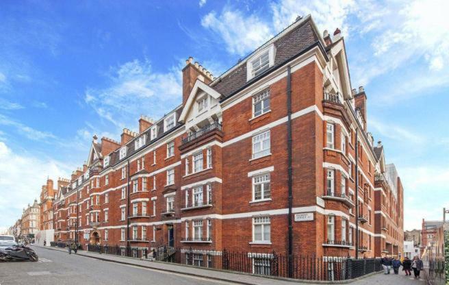 Leilighet Gilbert Street London
