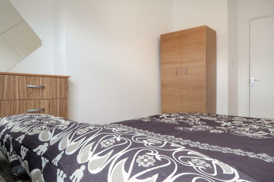 Sidney Street - Deluxe Guest London