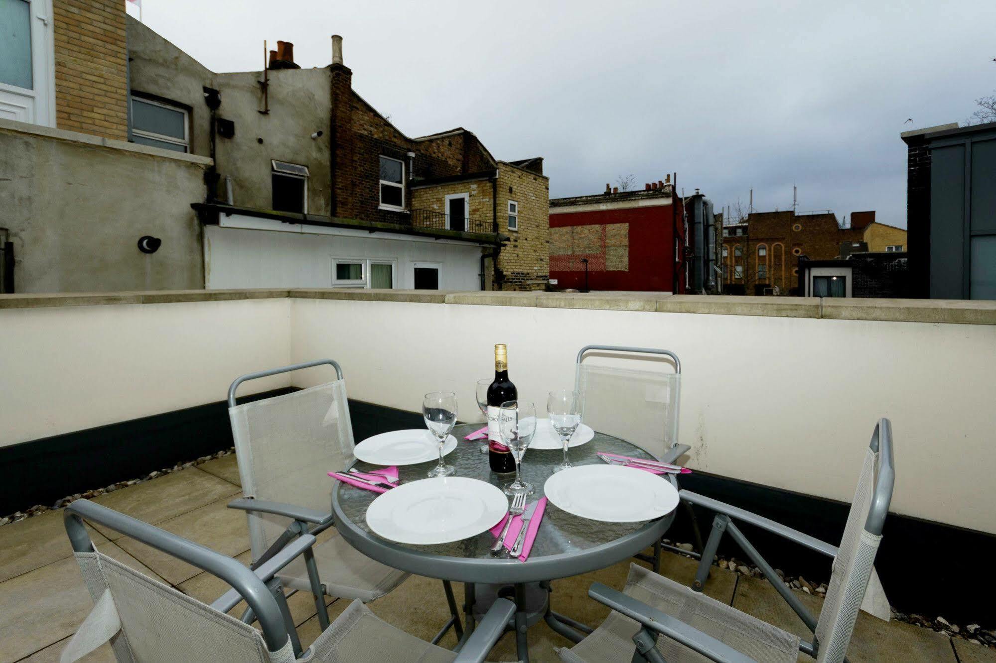 Finsbury Serviced Aparthotel 4*