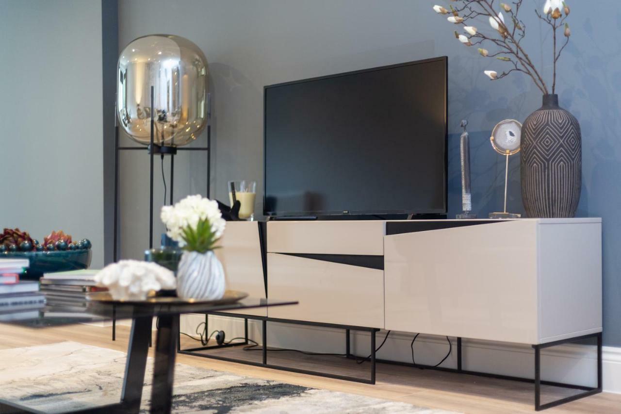 The Carlyle - Stunning Serviced Lägenhet