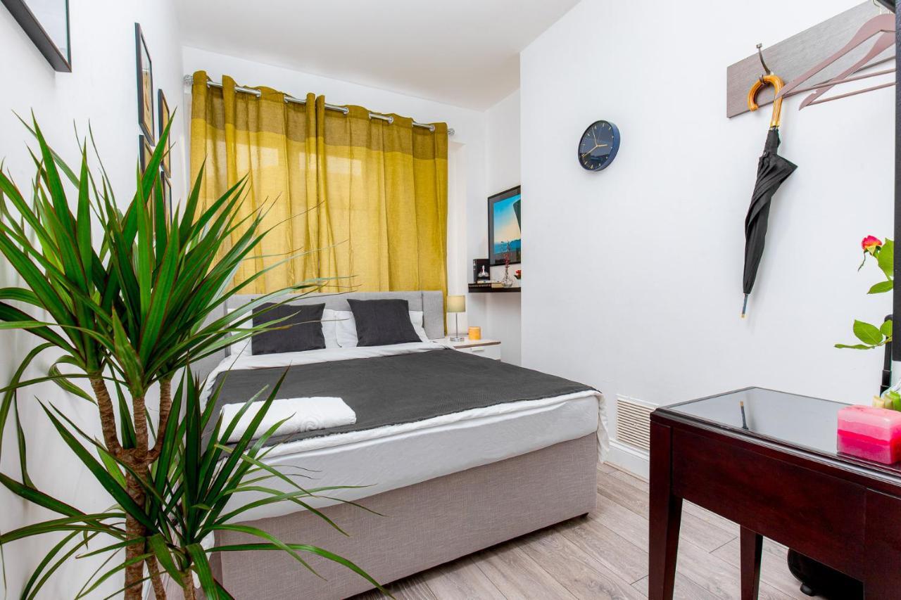 Sidney Street - Deluxe Guest London