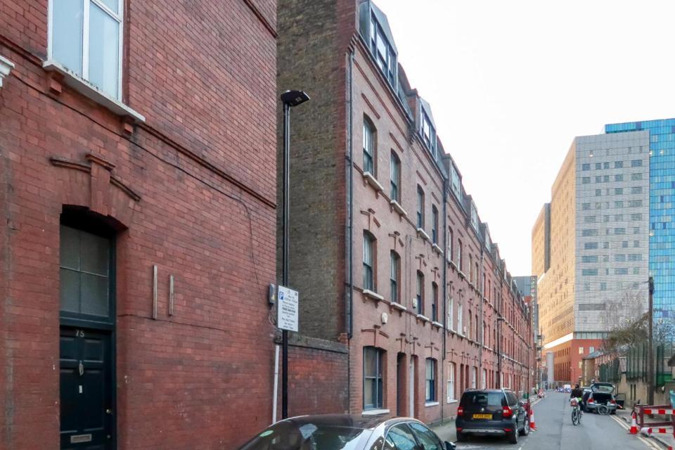 Sidney Street - Deluxe Guest London