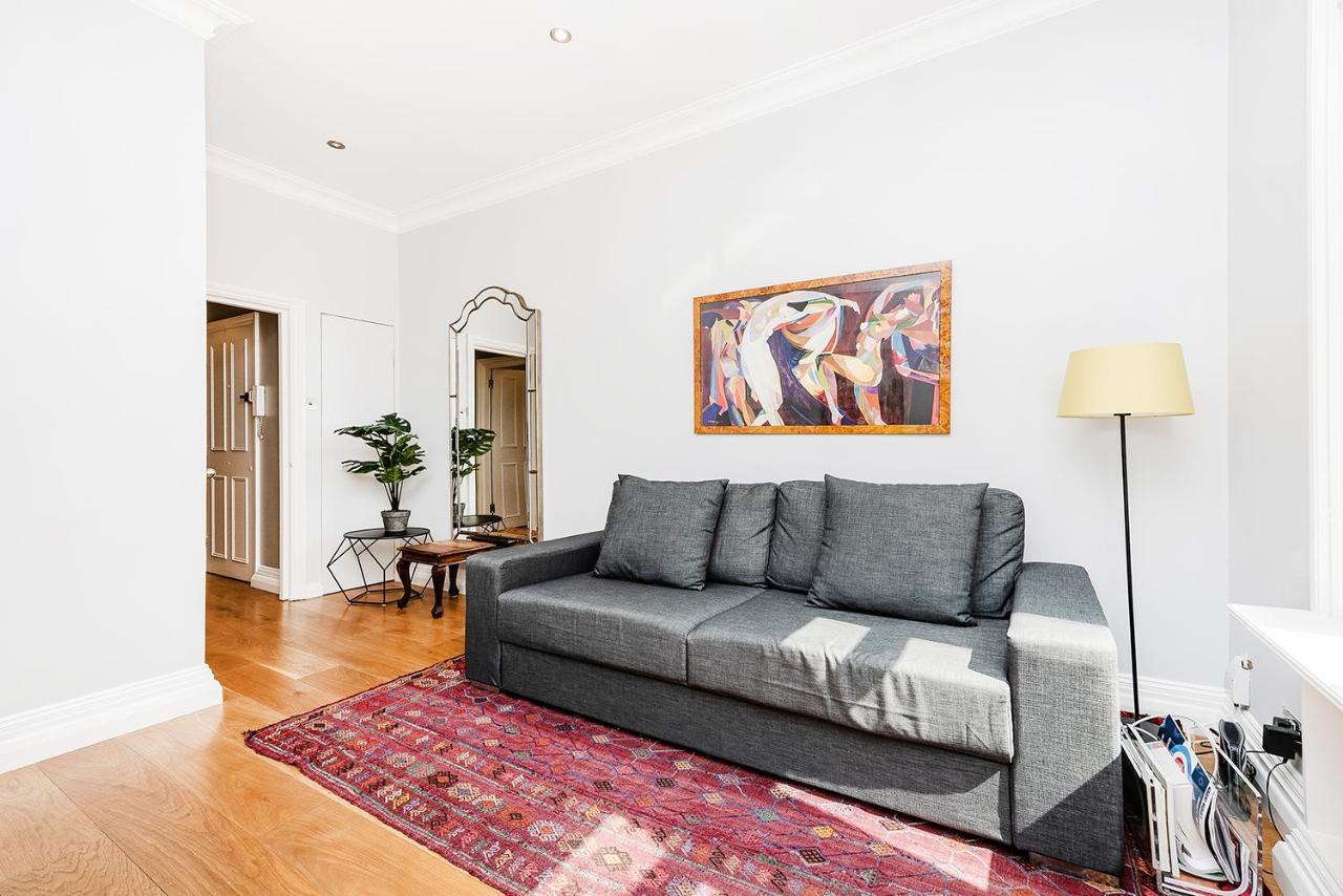 Lovely 2 Bedroom In Notting Hill Lägenhet