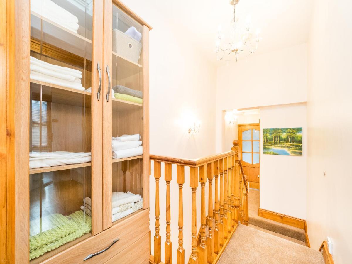Lt The Gate House Semesterbostad