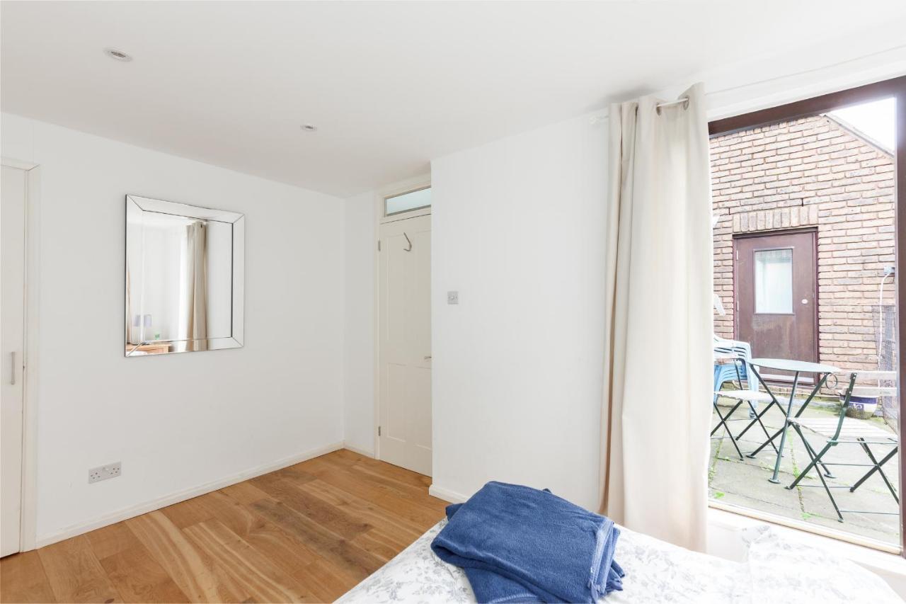 Apartment White