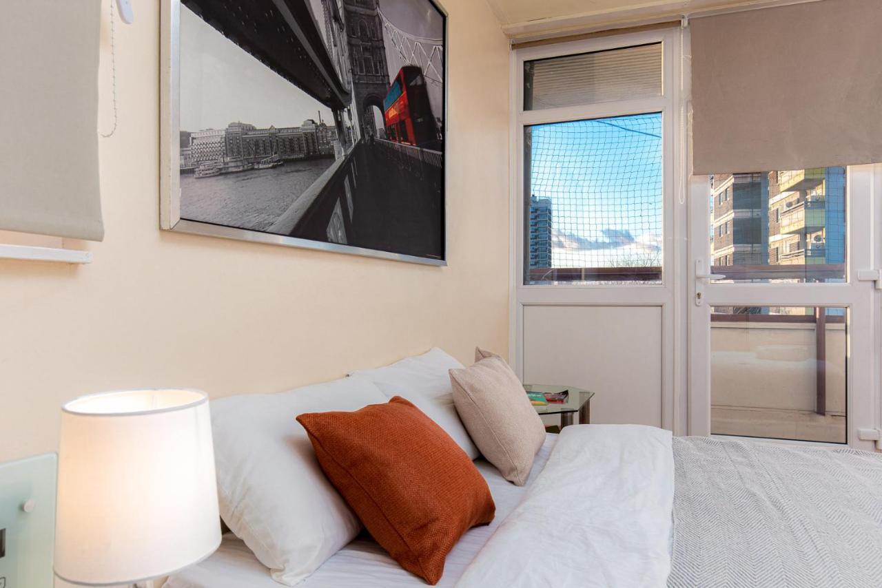 Apartment Queensland House London